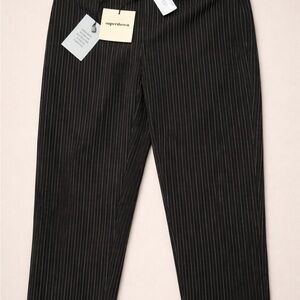 Superdown Women’s Black Capris Pants